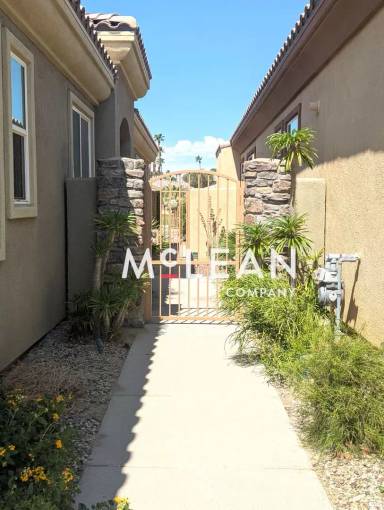 Main picture of 67384 Zuni Ct