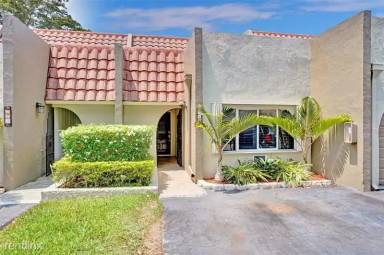 Main picture of 231 Jacaranda Dr