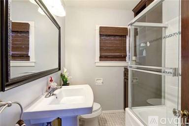 Main picture of 410 Pacific St