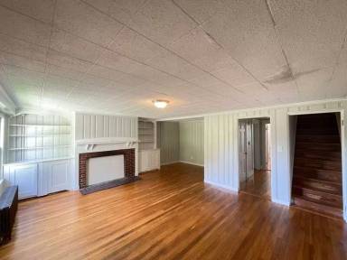 Main picture of 10 Lee Rd