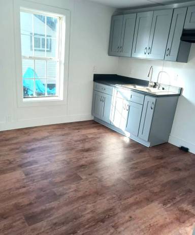 Main picture of 206 Thomas Ln