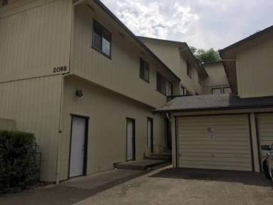 Main picture of 2088 East St