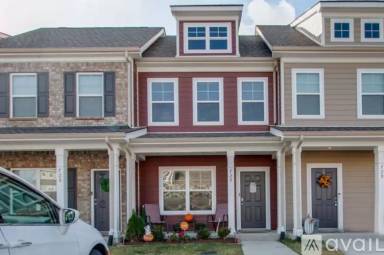 Main picture of 727 Bradburn Village Way