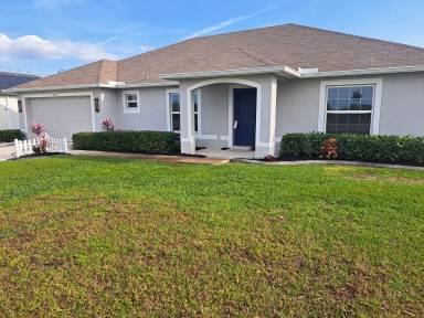Main picture of 328 NW 19th Ter