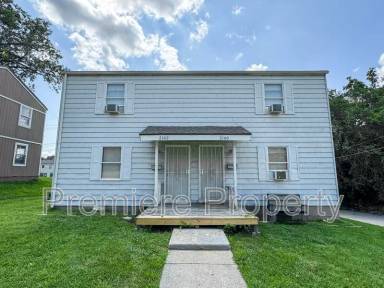 Main picture of 2102 Monroe Ave