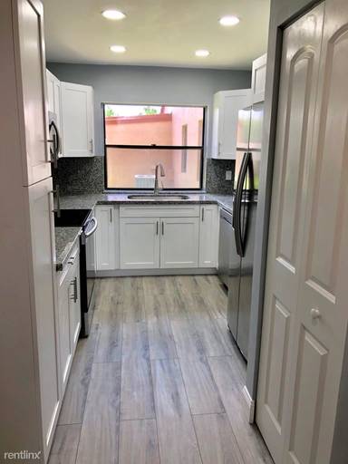 Main picture of 6352 NW 170th Ter