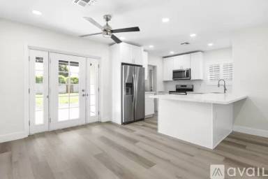 Main picture of 533 W Missouri Ave