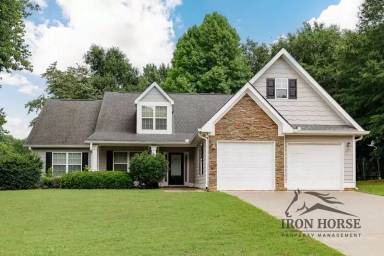 Main picture of 285 Finch Way
