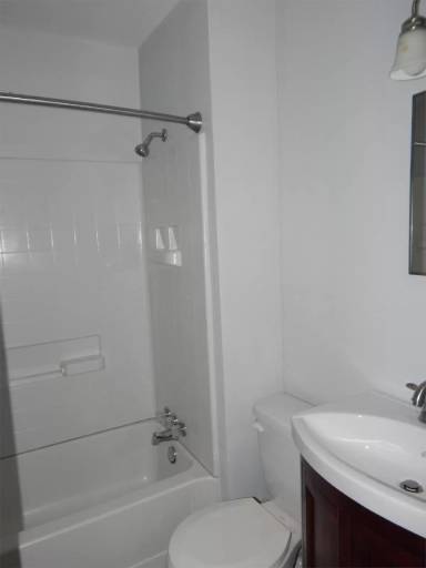 Main picture of 1023 McKee Rd