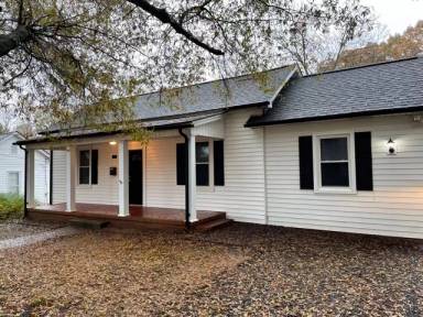 Main picture of 622 Poplar Ave