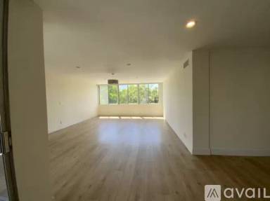 Main picture of 9221 Charleville Blvd