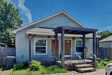 Main picture of 1416 Record Crossing Rd