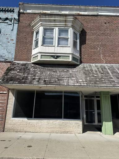 Main picture of 124 N 3rd St