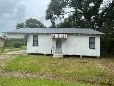 Main picture of 902 Domingue St