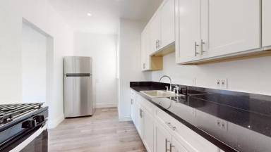 Main picture of 2318 W Jefferson Blvd