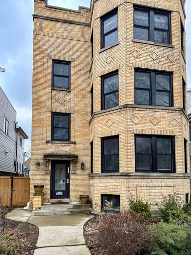 Main picture of 2171 W Sunnyside Ave