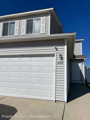 Main picture of 3608 Blue Ave