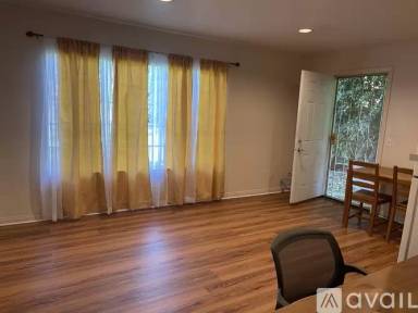 Main picture of 220 W Hillcrest Blvd