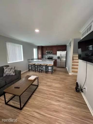 Main picture of 126 Hill St