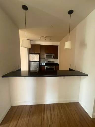 Main picture of 920 Montgomery St