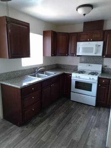 Main picture of 915 E Madison Ave
