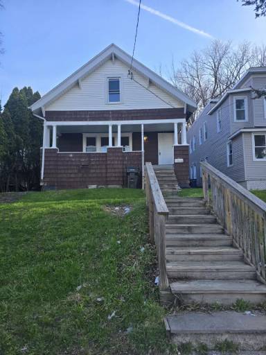 Main picture of 322 Spring St