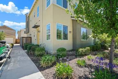 Main picture of 3229 Bridgeway Dr