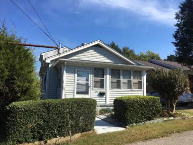 Main picture of 231 Center St