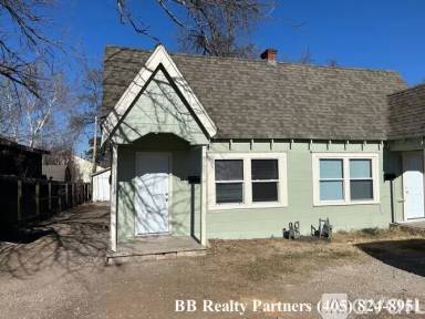 Main picture of 4205 E 4th Pl