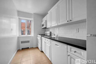 Main picture of 210 43rd Ave