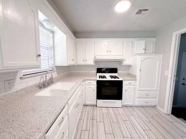 Main picture of 3504 Hillside Dr