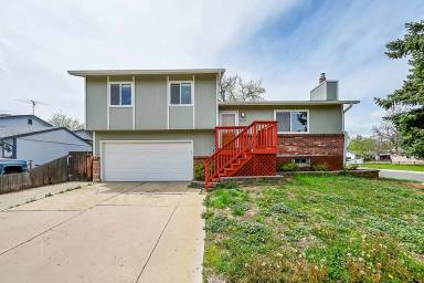 Main picture of 8595 Field Ct