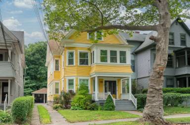 Main picture of 134 Mansfield St