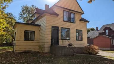 Main picture of 1308 S Michigan Ave