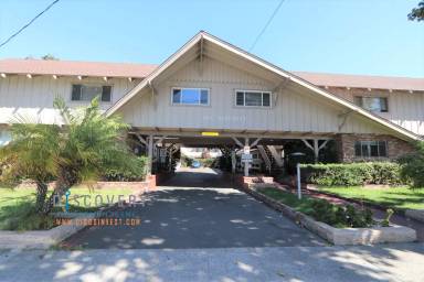 Main picture of 562 Bancroft Ave