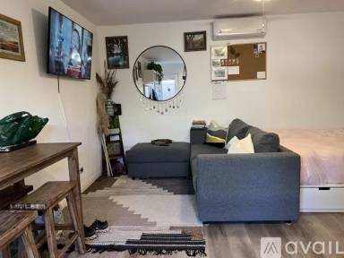 Main picture of 4832 Academy St