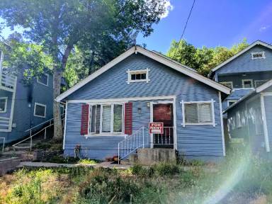 Main picture of 320 Ruxton Ave