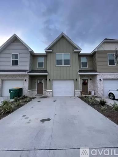 Main picture of 400 Mattie M Kelly Blvd