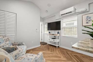 Main picture of 405 Locklie St