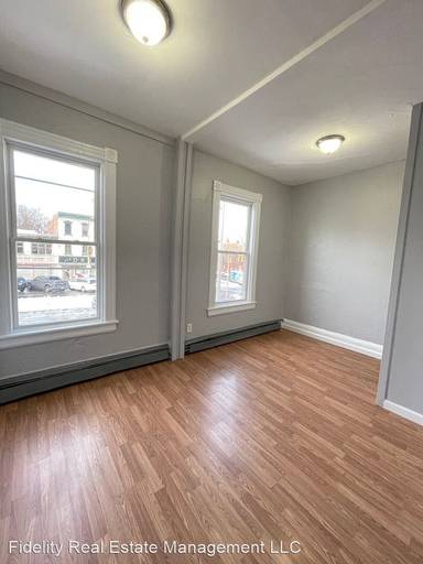 Main picture of 195 Broadway