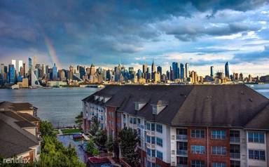 Main picture of Nine on the Hudson
