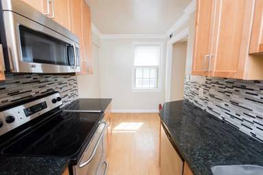 Main picture of 2625 3rd St NE