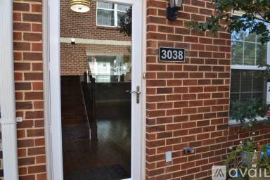 Main picture of 3042 S Glebe Rd