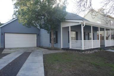 Main picture of 710 Heritage Pl