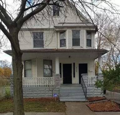 Main picture of 3126 W 82nd St