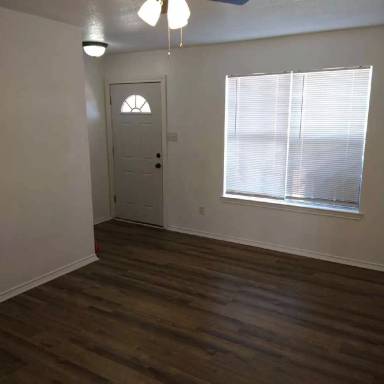 Main picture of 105 Valley Cir
