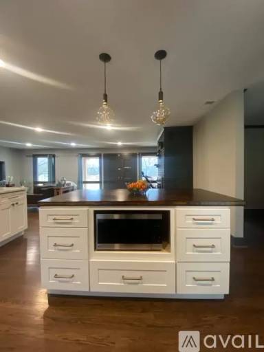 Main picture of 2112 Guaranty Dr
