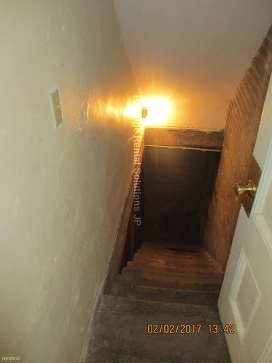 Main picture of 21 Linden St