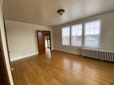 Main picture of 531 Malden Ave E