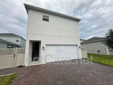 Main picture of 5135 Lake Hamlin Trl